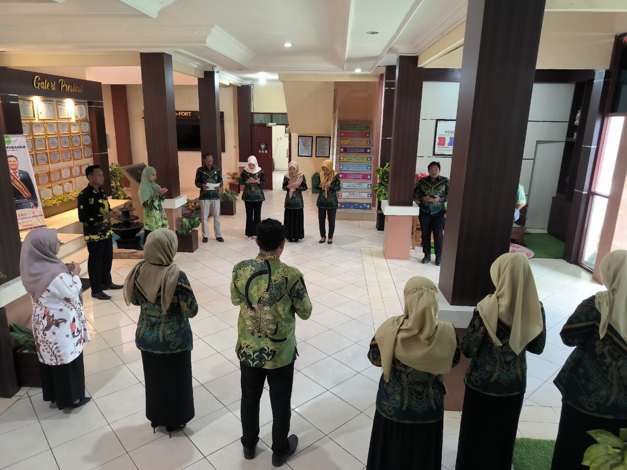 920. Pegawai Jumberi Pimpin Doa Bersama Kamis Pagi di PA Sampit Kelas IB