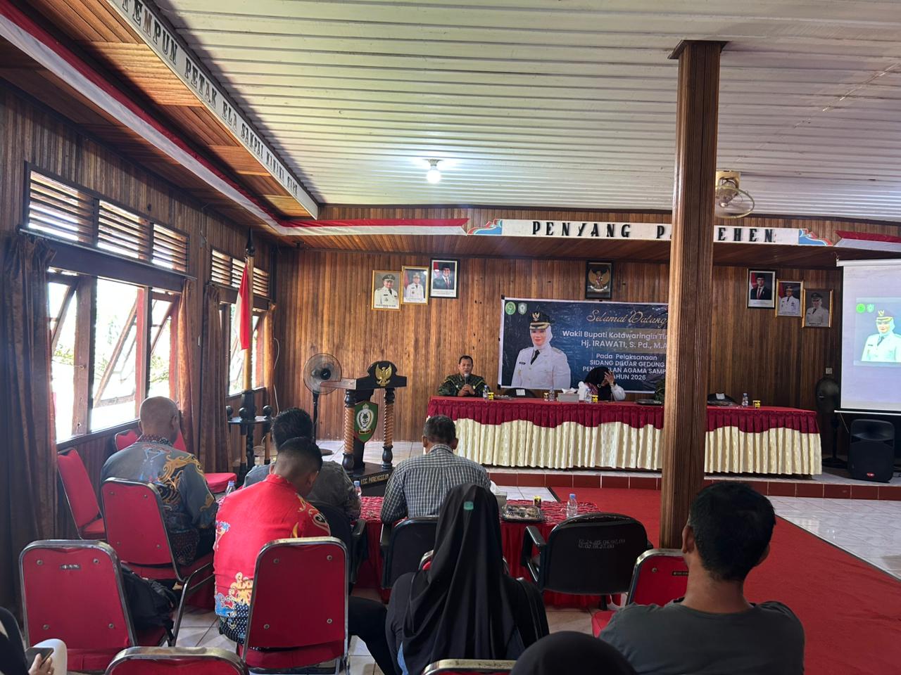 929. Panitera PA Sampit Muhammad Sulaiman Pimpin Forum Konsultasi Publik di Parenggean