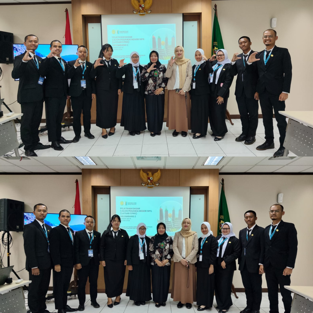 1014. Kebersamaan dan Semangat, Ardi Purwanto Berfoto Bersama Angkatan XVI pada Seminar Aktualisasi